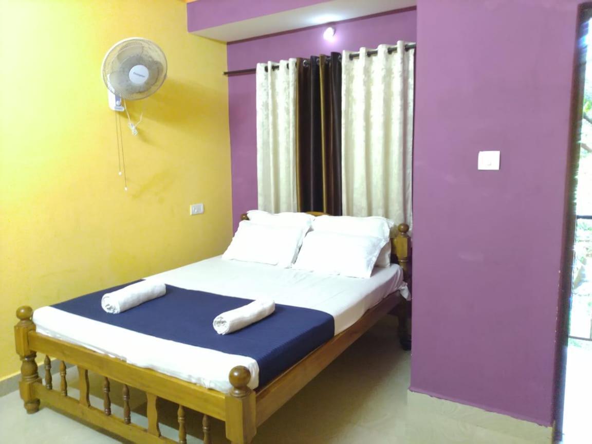 Doris Inn Calagunte Old Goa Exteriör bild